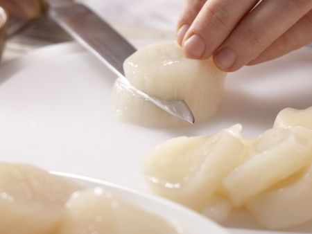 Gebratene Jakobsmuscheln Zubereitung Schritt 1 Gebratene Jakobsmuscheln Zubereitung Schritt 1