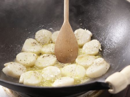 Gebratene Jakobsmuscheln Zubereitung Schritt 4 Gebratene Jakobsmuscheln Zubereitung Schritt 4