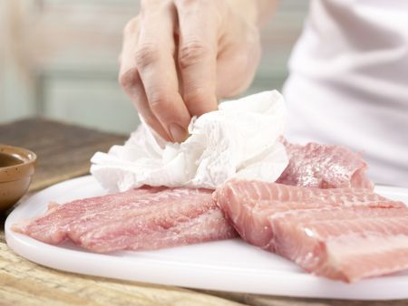 Gebratene Rotbarschfilets Zubereitung Schritt 6 Gebratene Rotbarschfilets Zubereitung Schritt 6