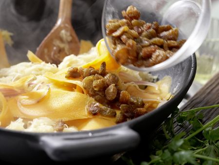 Gebratenes Sauerkraut Zubereitung Schritt 6 Gebratenes Sauerkraut Zubereitung Schritt 6