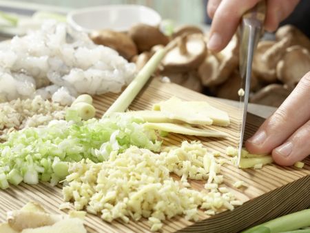 Gedämpfte Garnelen-Teigtaschen Zubereitung Schritt 1 Gedämpfte Garnelen-Teigtaschen Zubereitung Schritt 1