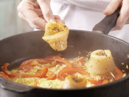 Gedünstete Schollenröllchen Zubereitung Schritt 9 Gedünstete Schollenröllchen Zubereitung Schritt 9