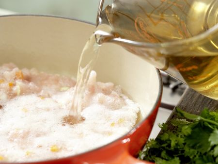 Geflügel-Consommé – smarter Zubereitung Schritt 3 Geflügel-Consommé – smarter Zubereitung Schritt 3