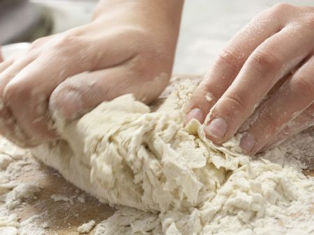 Gefüllte chinesische Teigtaschen Zubereitung Schritt 1 Gefüllte chinesische Teigtaschen Zubereitung Schritt 1