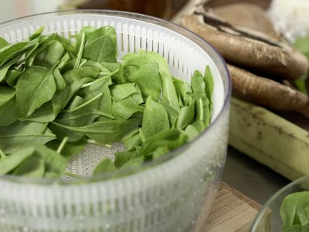 Gefüllte Portobello-Pilze Zubereitung Schritt 2 Gefüllte Portobello-Pilze Zubereitung Schritt 2