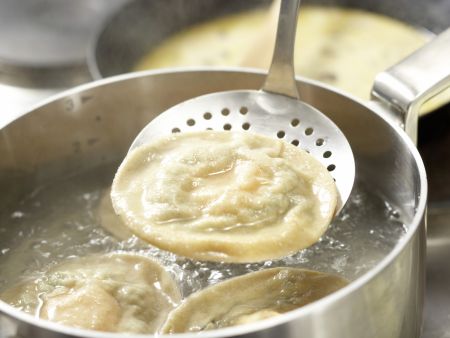 Gefüllte Riesen-Ravioli Zubereitung Schritt 14 Gefüllte Riesen-Ravioli Zubereitung Schritt 14