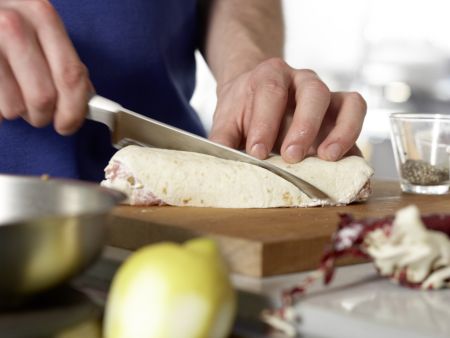 Gefüllte Schinken-Nuss-Röllchen Zubereitung Schritt 9 Gefüllte Schinken-Nuss-Röllchen Zubereitung Schritt 9