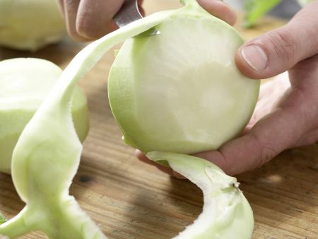 Gefüllter Kohlrabi Zubereitung Schritt 1 Gefüllter Kohlrabi Zubereitung Schritt 1
