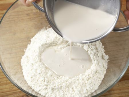 Gefüllter Mandel-Hefekuchen Zubereitung Schritt 3 Gefüllter Mandel-Hefekuchen Zubereitung Schritt 3