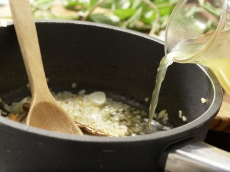 Gefülltes Brathähnchen Zubereitung Schritt 4 Gefülltes Brathähnchen Zubereitung Schritt 4