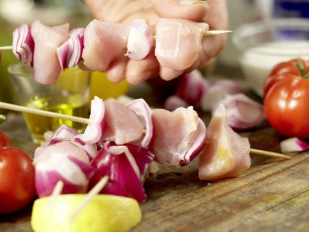 Gegrillte Hähnchenspieße Zubereitung Schritt 3 Gegrillte Hähnchenspieße Zubereitung Schritt 3