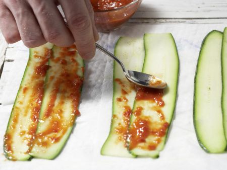 Gegrillte Zucchini-Röllchen Zubereitung Schritt 6 Gegrillte Zucchini-Röllchen Zubereitung Schritt 6