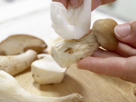 Geröstete Steinpilze Zubereitung Schritt 5 Geröstete Steinpilze Zubereitung Schritt 5