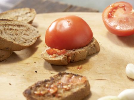 Geröstete Tomatenbrote Zubereitung Schritt 4 Geröstete Tomatenbrote Zubereitung Schritt 4