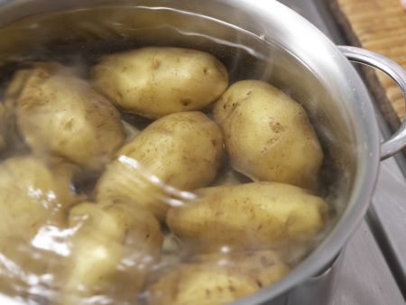 Geschmorte Kaninchenkeulen Zubereitung Schritt 8 Geschmorte Kaninchenkeulen Zubereitung Schritt 8