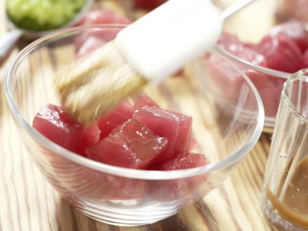Glasierte Thunfischwürfel Zubereitung Schritt 4 Glasierte Thunfischwürfel Zubereitung Schritt 4