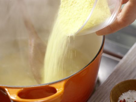 Gratinierte Polenta-Ecken Zubereitung Schritt 2 Gratinierte Polenta-Ecken Zubereitung Schritt 2