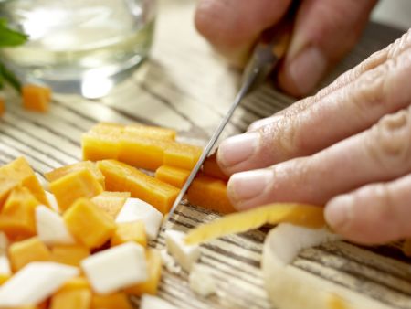 Graupenrisotto Zubereitung Schritt 1 Graupenrisotto Zubereitung Schritt 1