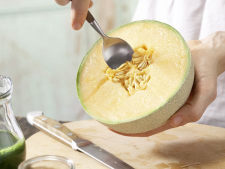 Grüner Melonen-Mix Zubereitung Schritt 1 Grüner Melonen-Mix Zubereitung Schritt 1
