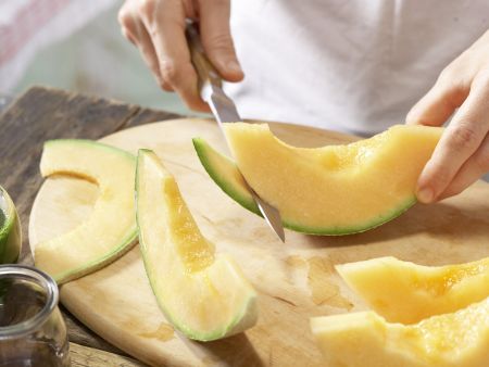 Grüner Melonen-Mix Zubereitung Schritt 2 Grüner Melonen-Mix Zubereitung Schritt 2