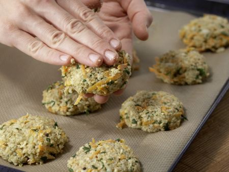 Grünkernbuletten mit Paprikarahm Zubereitung Schritt 7 Grünkernbuletten mit Paprikarahm Zubereitung Schritt 7