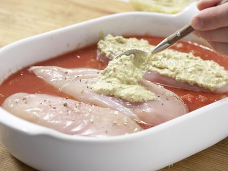 Hähnchenbrustfilet mit Olivenkruste Zubereitung Schritt 4 Hähnchenbrustfilet mit Olivenkruste Zubereitung Schritt 4