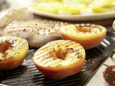 Hähnchensalat mit gegrillten Pfirsichen Zubereitung Schritt 7 Hähnchensalat mit gegrillten Pfirsichen Zubereitung Schritt 7