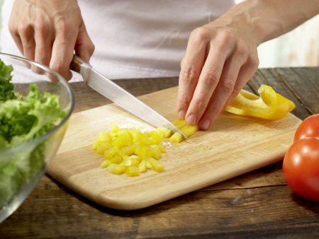 Hefeküchlein mit Salat Zubereitung Schritt 12 Hefeküchlein mit Salat Zubereitung Schritt 12