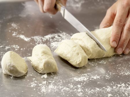 Hefeküchlein mit Salat Zubereitung Schritt 7 Hefeküchlein mit Salat Zubereitung Schritt 7
