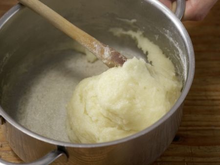 Himbeerstreifen mit Quarkcreme Zubereitung Schritt 2 Himbeerstreifen mit Quarkcreme Zubereitung Schritt 2
