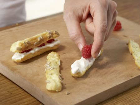 Himbeerstreifen mit Quarkcreme Zubereitung Schritt 9 Himbeerstreifen mit Quarkcreme Zubereitung Schritt 9