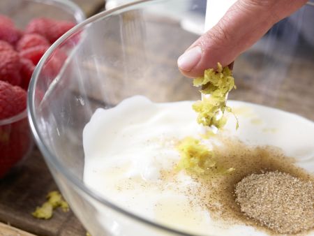 Himbeertorte Zubereitung Schritt 7 Himbeertorte Zubereitung Schritt 7