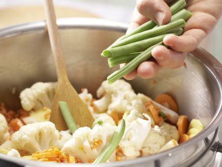Indisches Gemüse-Curry Zubereitung Schritt 7 Indisches Gemüse-Curry Zubereitung Schritt 7