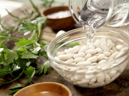 Italienischer Bohnen-Thunfisch-Salat Zubereitung Schritt 1 Italienischer Bohnen-Thunfisch-Salat Zubereitung Schritt 1