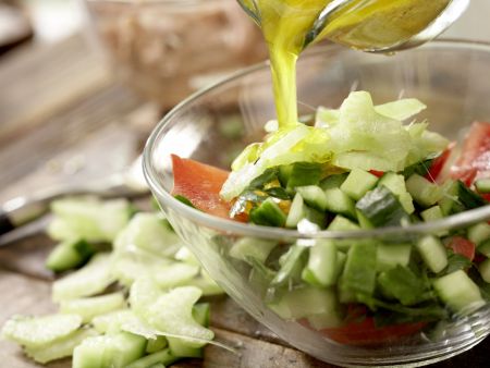 Italienischer Bohnen-Thunfisch-Salat Zubereitung Schritt 6 Italienischer Bohnen-Thunfisch-Salat Zubereitung Schritt 6