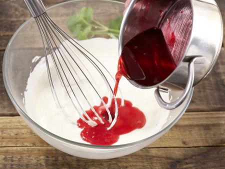 Joghurtcreme Zubereitung Schritt 3 Joghurtcreme Zubereitung Schritt 3