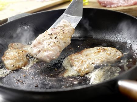 Kalbsschnitzel aus der Pfanne Zubereitung Schritt 6 Kalbsschnitzel aus der Pfanne Zubereitung Schritt 6