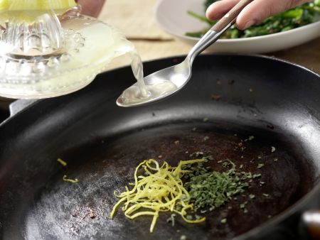 Kalbsschnitzel aus der Pfanne Zubereitung Schritt 8 Kalbsschnitzel aus der Pfanne Zubereitung Schritt 8