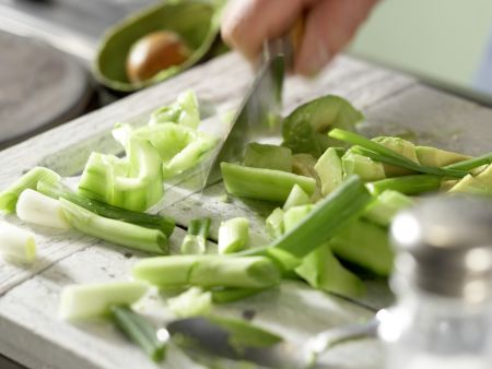 Kalte Avocado-Gurken-Suppe Zubereitung Schritt 7 Kalte Avocado-Gurken-Suppe Zubereitung Schritt 7