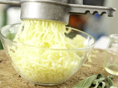 Kartoffel-Gnocchi Zubereitung Schritt 5 Kartoffel-Gnocchi Zubereitung Schritt 5