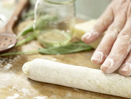 Kartoffel-Gnocchi Zubereitung Schritt 7 Kartoffel-Gnocchi Zubereitung Schritt 7