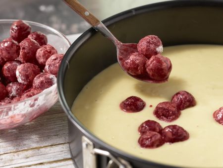 Kirsch-Baiser-Torte Zubereitung Schritt 5 Kirsch-Baiser-Torte Zubereitung Schritt 5