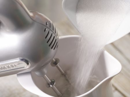 Kirsch-Baiser-Torte Zubereitung Schritt 6 Kirsch-Baiser-Torte Zubereitung Schritt 6