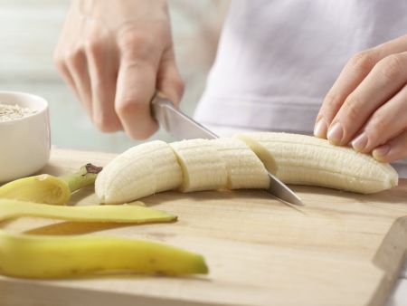 Kirsch-Bananen-Trinkmüsli Zubereitung Schritt 1 Kirsch-Bananen-Trinkmüsli Zubereitung Schritt 1