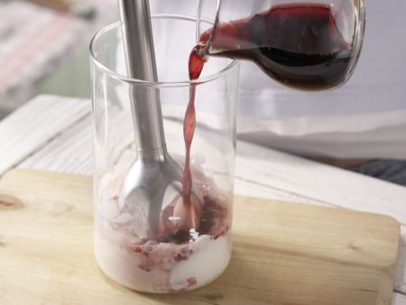 Kirsch-Bananen-Trinkmüsli Zubereitung Schritt 2 Kirsch-Bananen-Trinkmüsli Zubereitung Schritt 2