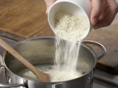 Kirschbrei mit Getreideflocken Zubereitung Schritt 2 Kirschbrei mit Getreideflocken Zubereitung Schritt 2