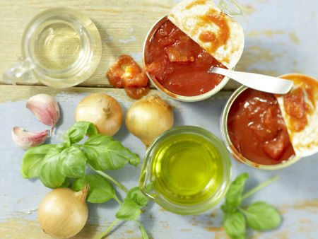 Klassische Tomatensauce Zubereitung Schritt 1 Klassische Tomatensauce Zubereitung Schritt 1