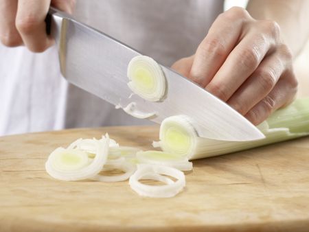 Knuspriger Flammkuchen Zubereitung Schritt 1 Knuspriger Flammkuchen Zubereitung Schritt 1