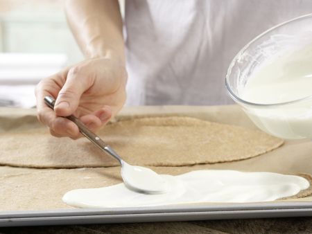 Knuspriger Flammkuchen Zubereitung Schritt 8 Knuspriger Flammkuchen Zubereitung Schritt 8