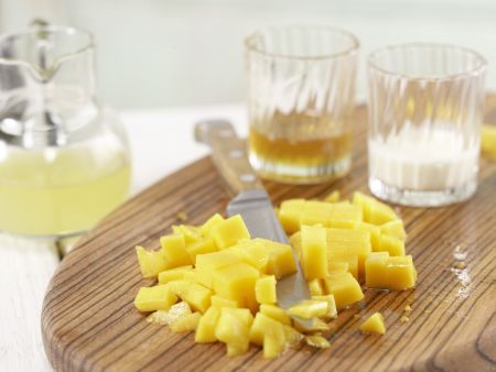 Kokos-Mango-Quark Zubereitung Schritt 1 Kokos-Mango-Quark Zubereitung Schritt 1